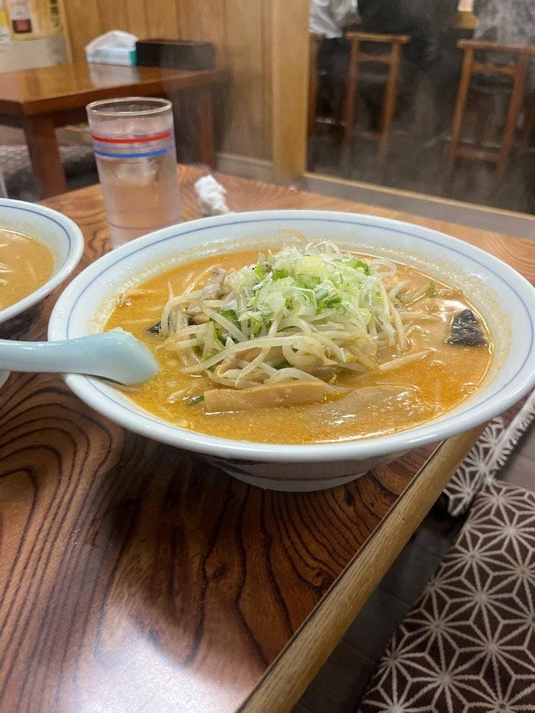 オロチョンラーメン利しり伊勢原店