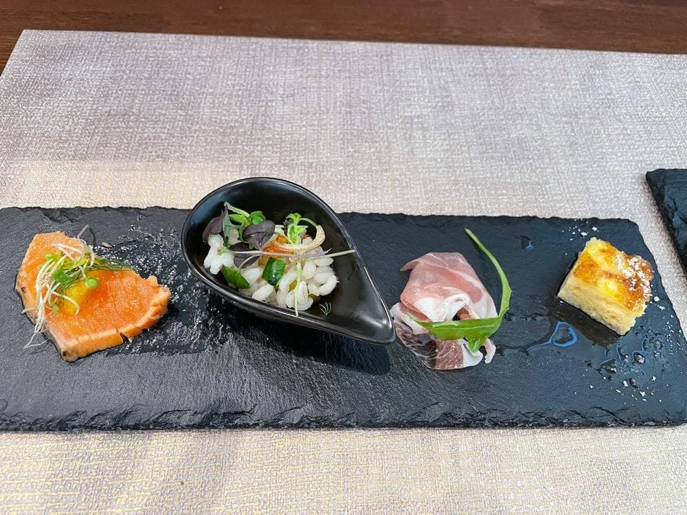 TAVOLA TUTTI