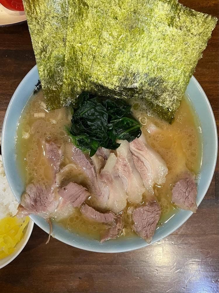 家系ラーメン 洞くつ家