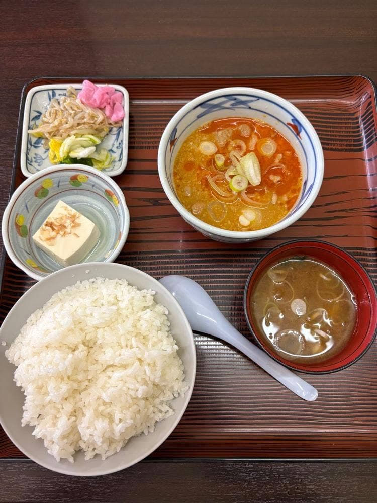 もつ煮屋日の出食堂