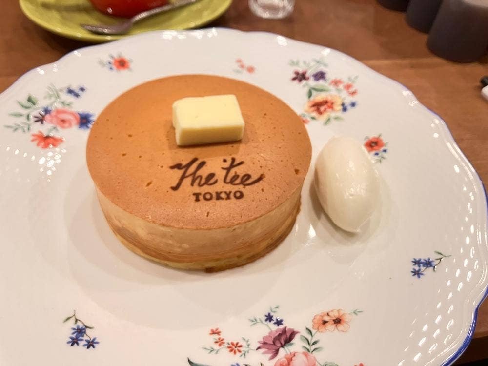 The tee TOKYO supported by MLESNA TEA