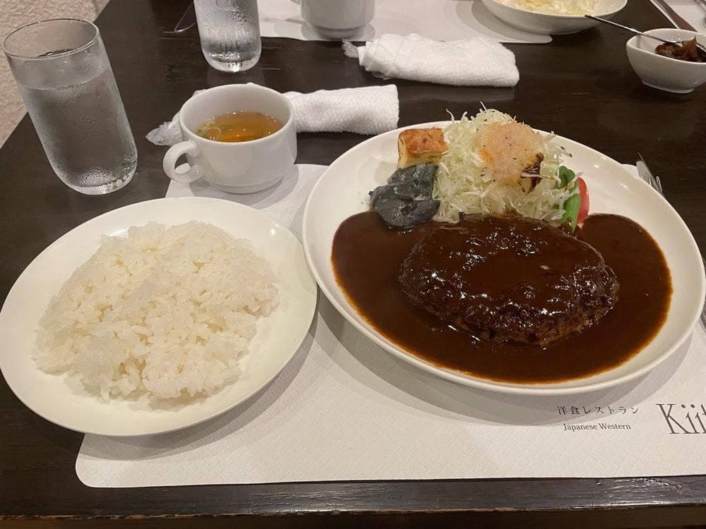 洋食レストラン Kiitos