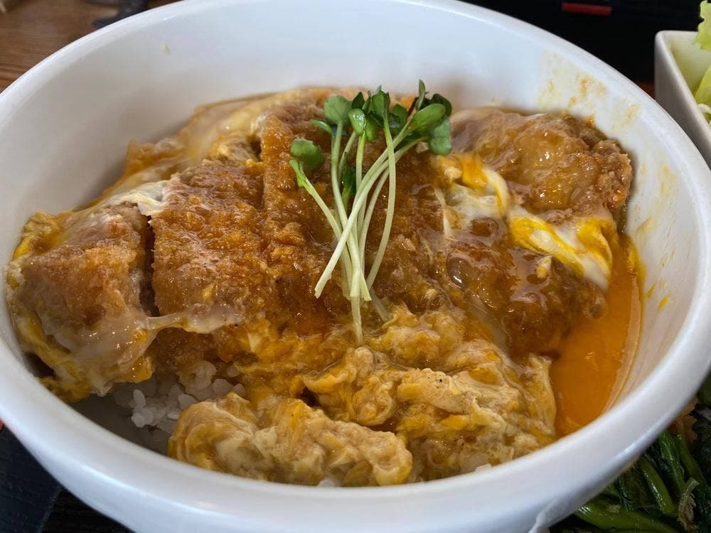 どんぶり亭 ドン!!!と食え