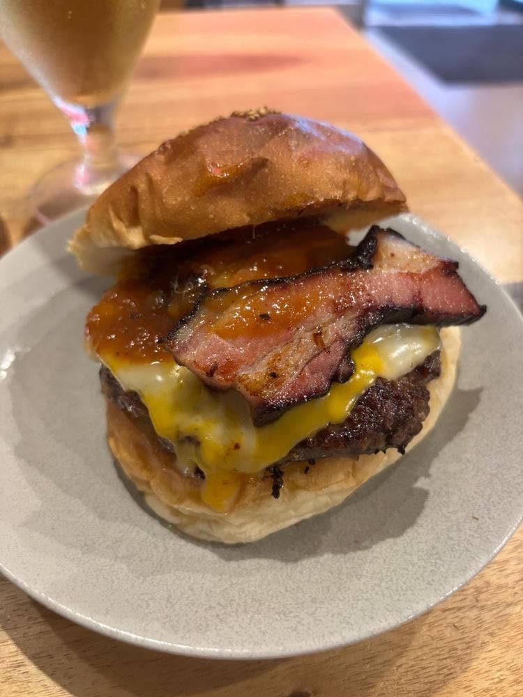 9 Hamburger & Dinner Bar
