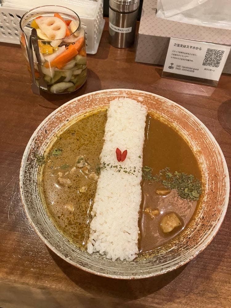 麻布十番 薬膳カレー 新海 本店