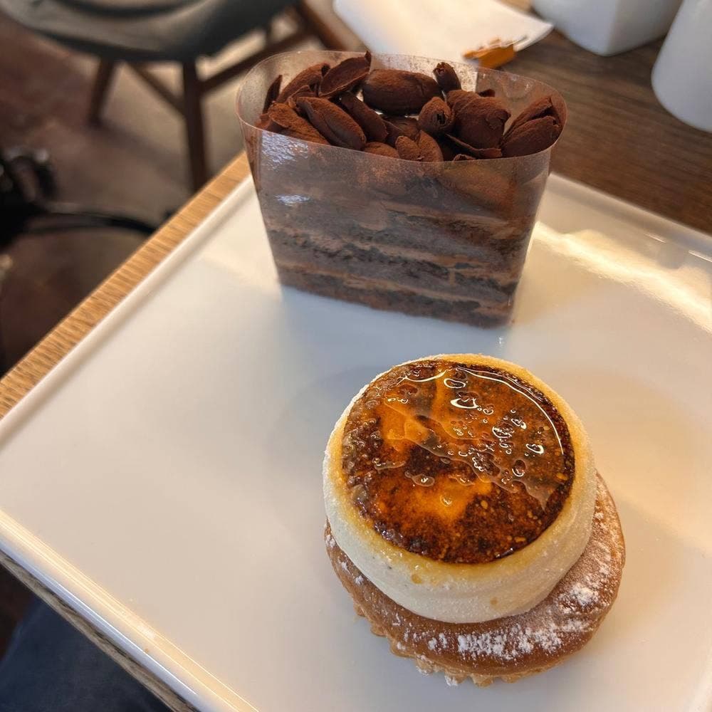 パティスリー モンプリュ 本店