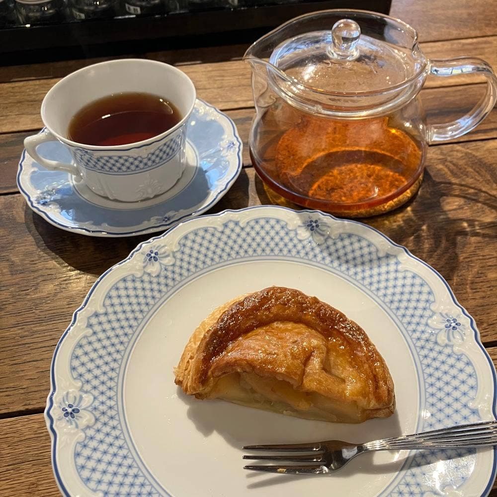 紅茶専門喫茶+ギャラリー りんごや