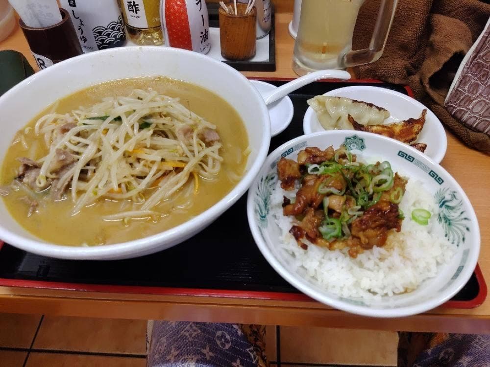 日高屋 西武新宿前北店