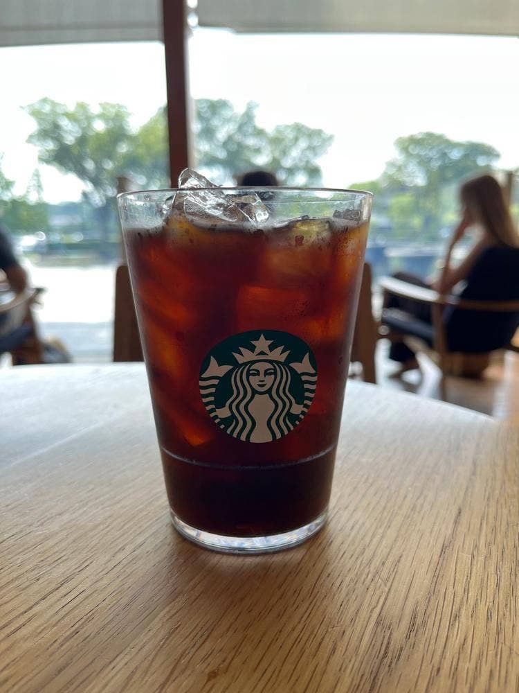 スターバックス コーヒー 皇居外苑 和田倉噴水公園店