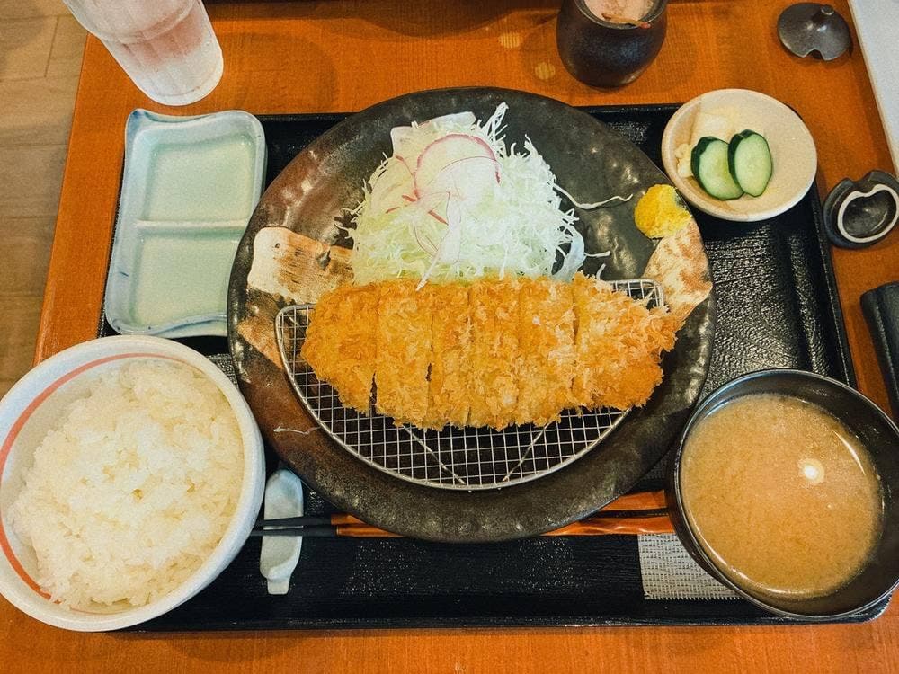 とんかつ美とん