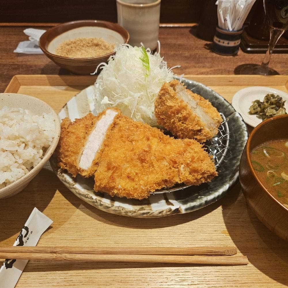 名代とんかつ かつくら 大阪国際空港店