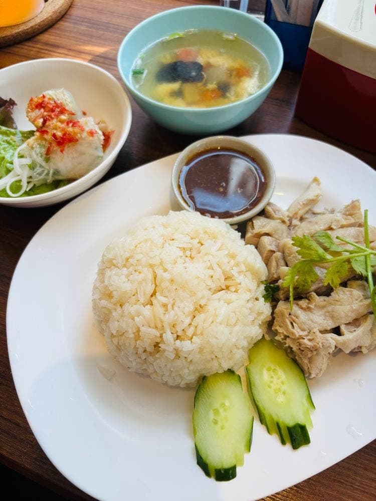 本格タイ料理 サバイサバイ タイ屋台 神田東口店