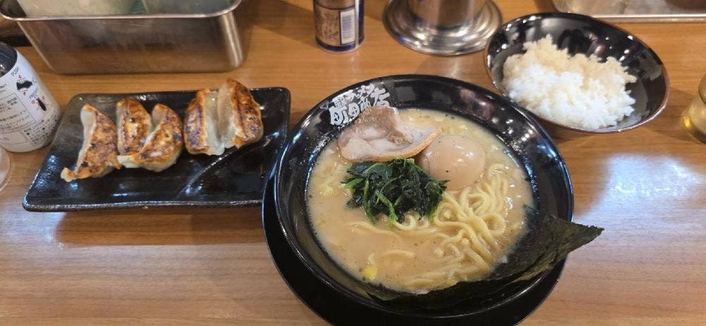 横浜家系ラーメン 町田商店 本町店