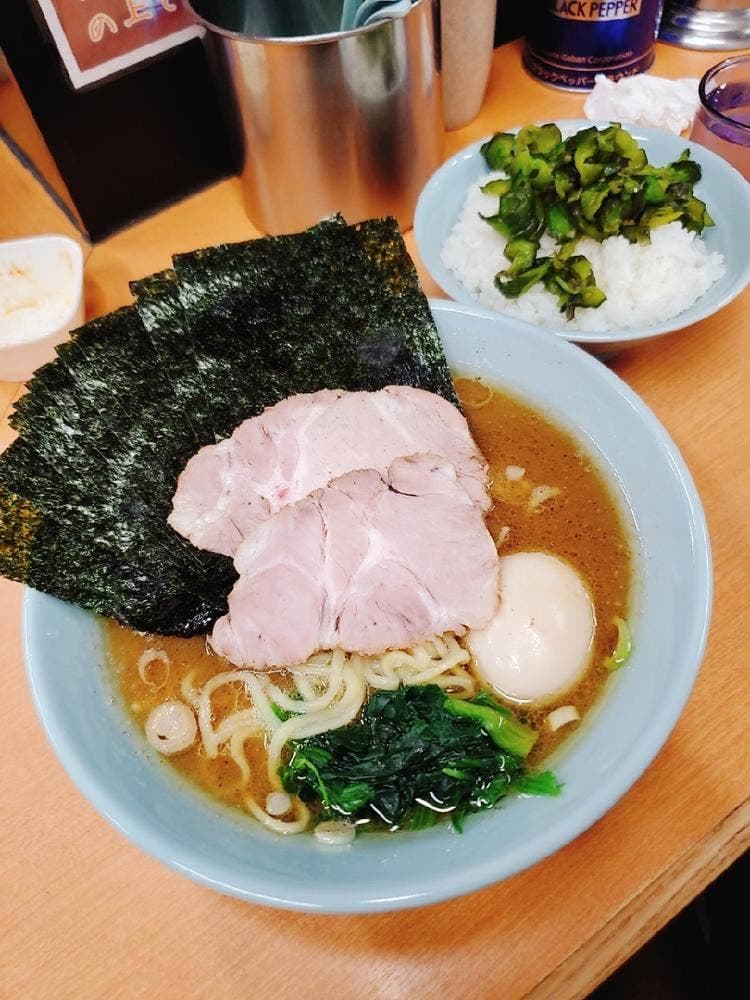 横浜ラーメン 武蔵家 綾瀬店