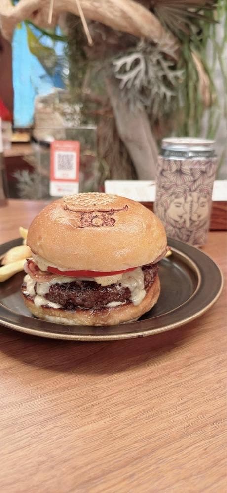 黒毛和牛バーガー BLACOWS