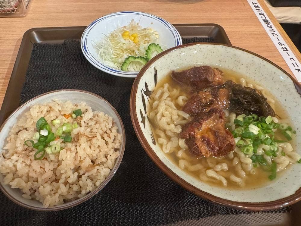 沖縄そば屋 うーまくー