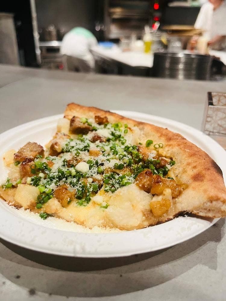 CRAZY PIZZA TORANOMON
