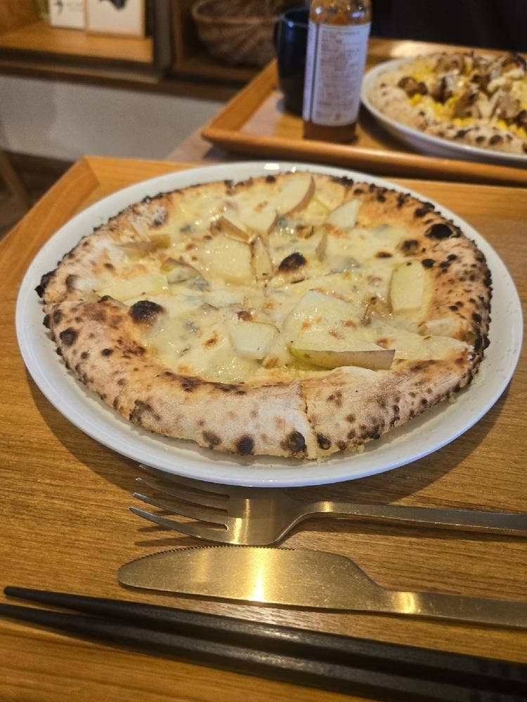 ツバメカフェ PIZZA&RESTAURANT