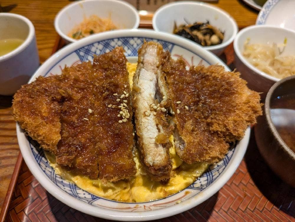 とんかつは飲み物。