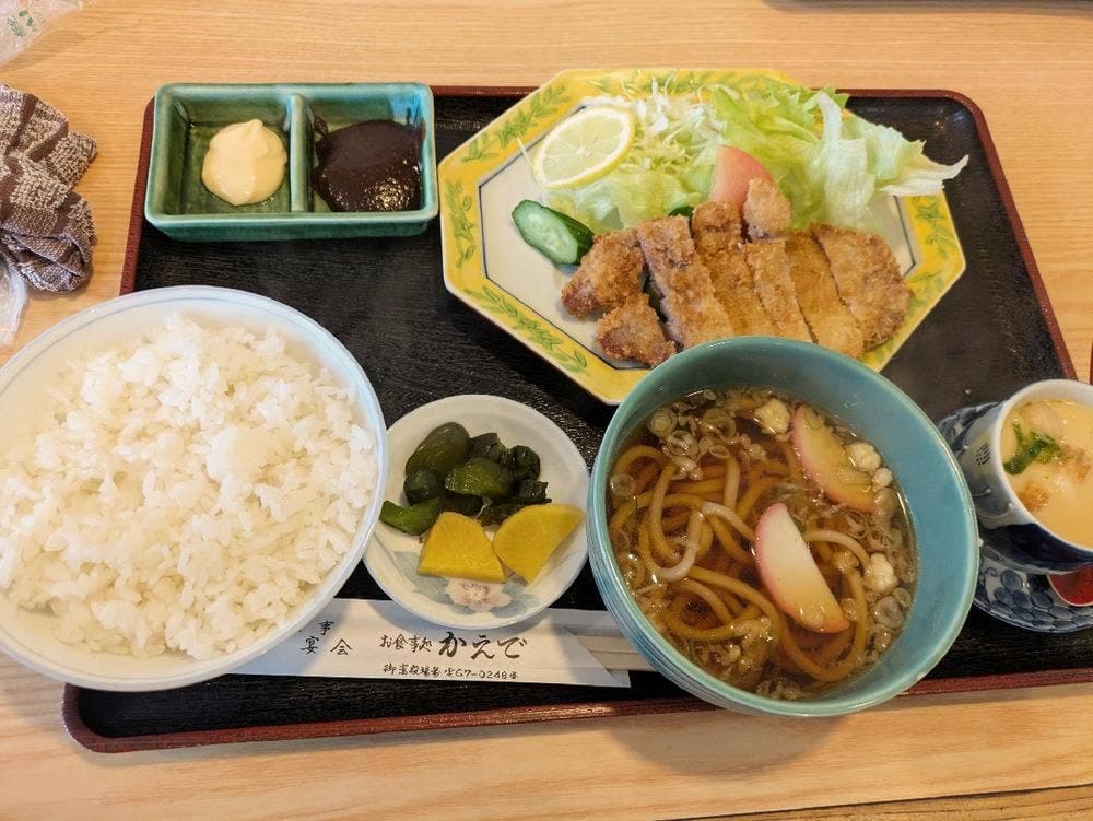 お食事処かえで