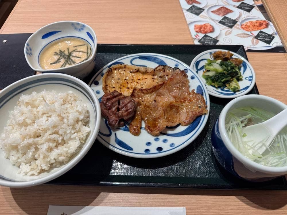 牛たんとろろ麦めし ねぎし サブナード店