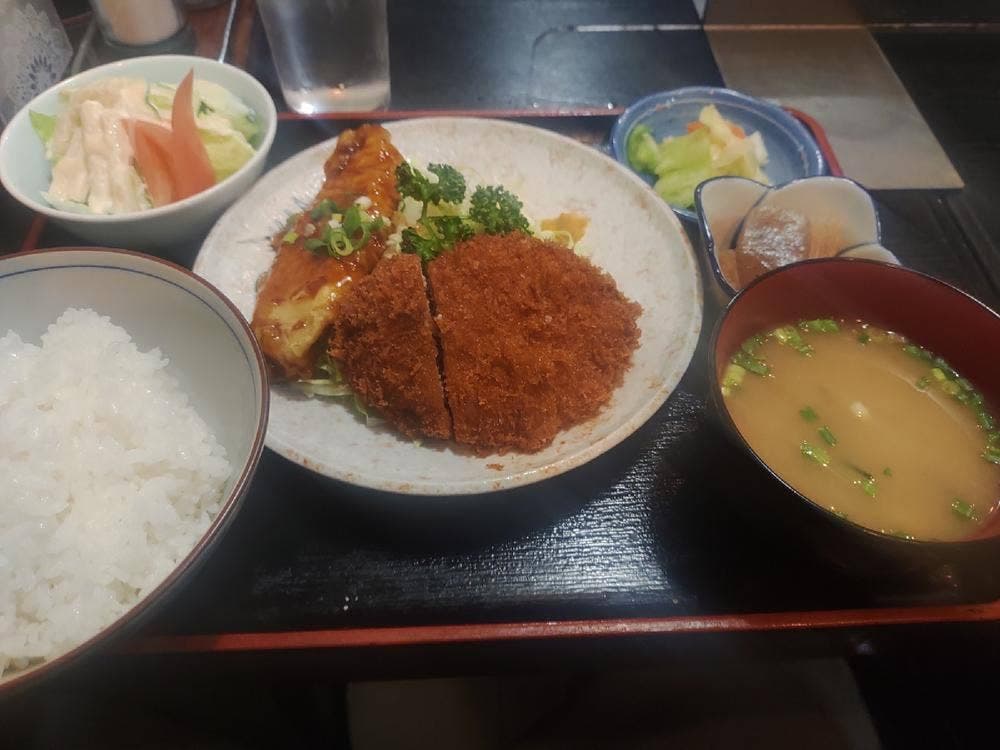 ハチロー