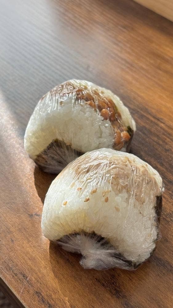 おにぎり それとみそしる