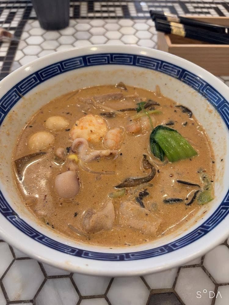麻辣湯とおにぎり りとる