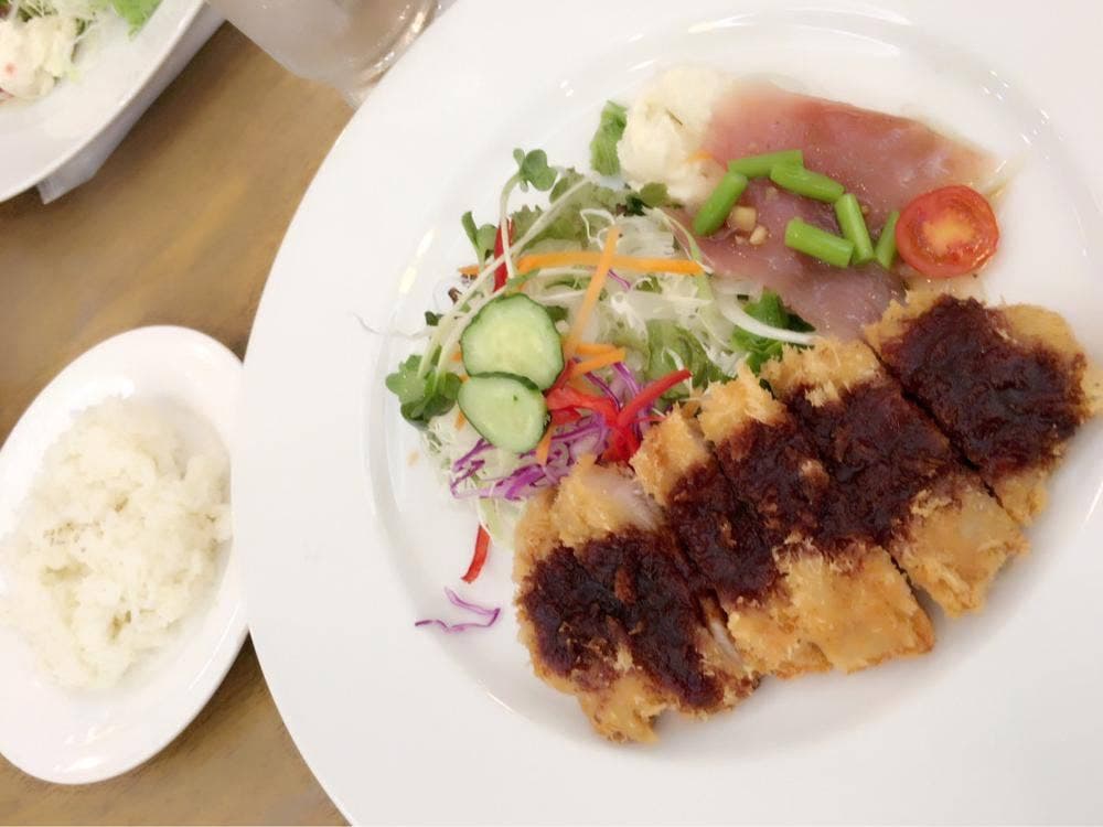 レストラン サンヒルズ