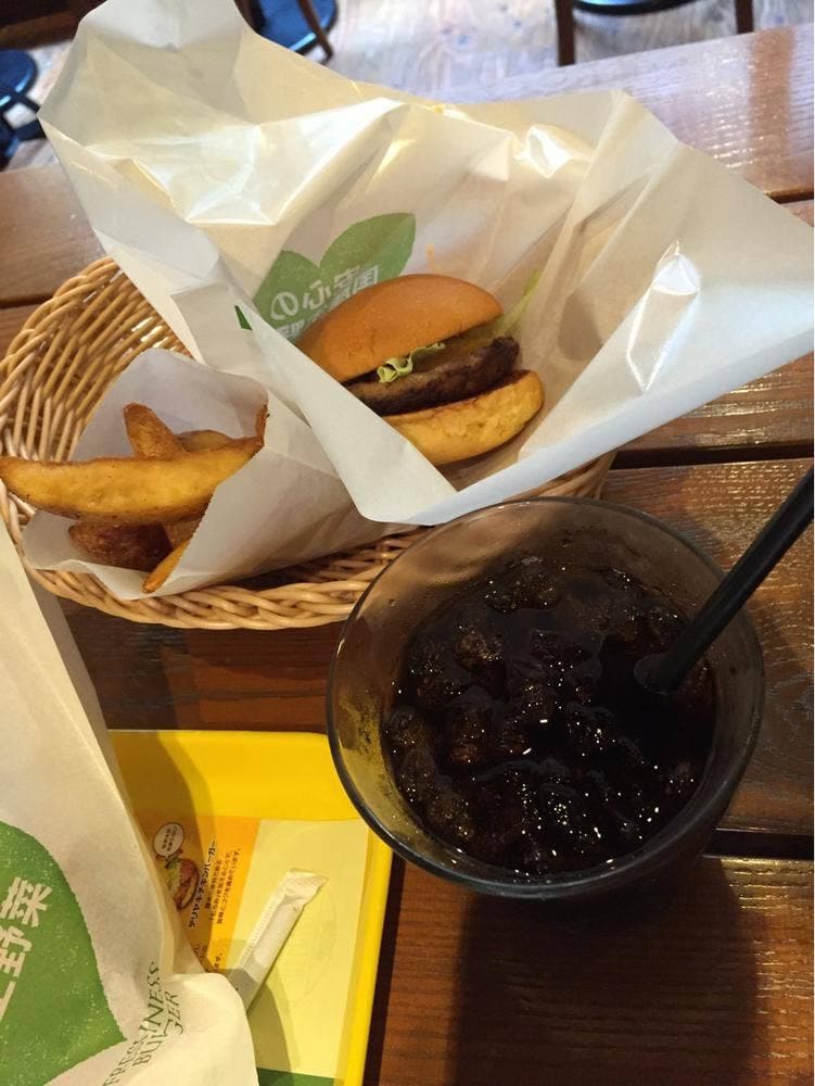 フレッシュネスバーガー 成城学園前店