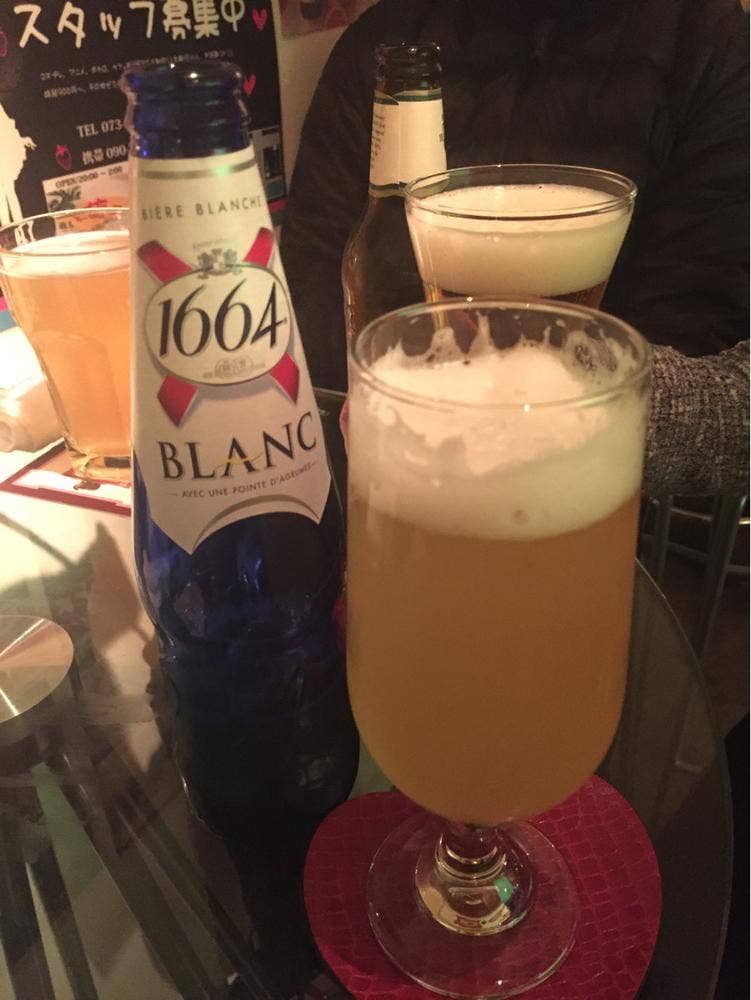 Stylish cafe & bar LET