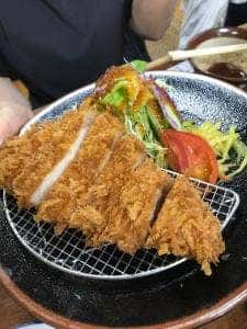 とんかついとう