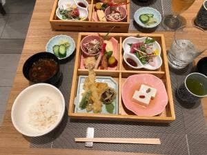 HAL YAMASHITA 大阪梅田店