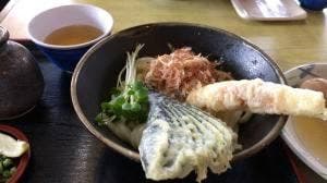 山の谷うどん店