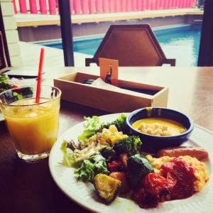 オールデイ・ダイニング ザ・ラウンジ オン ザ ウォーター