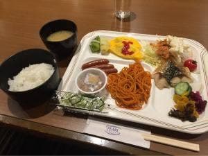 レストラン ようらく