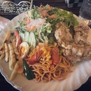 アカダマ