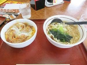 山田うどん 結城バイパス店