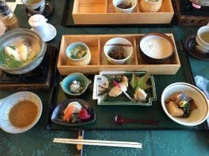 和食処 照葉庵 蔵元 綾 酒泉の杜