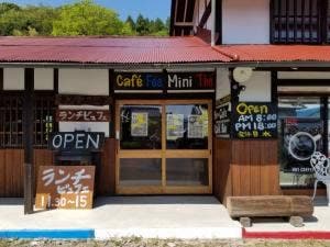 カフェ フェミニテ