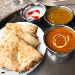 ビスヌ 百年公園店