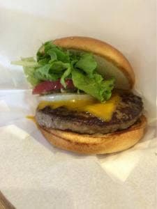 フレッシュネスバーガー 用賀店