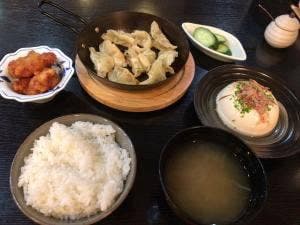 とことん餃子の朝日屋