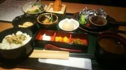 淡路島と喰らえ 三軒茶屋店