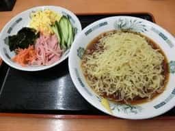 日高屋 磯子駅前店