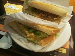 カフェ・ド・クリエ 日比谷通り西新橋店