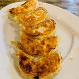 大鵬閣の餃子BAR 浅草伝一郎