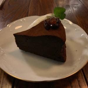 THE ROALEANS COFFEE AND BAR