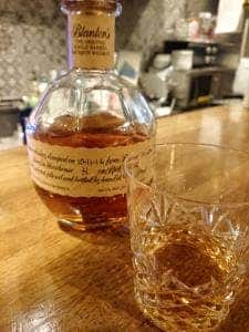 イエノシタノバール