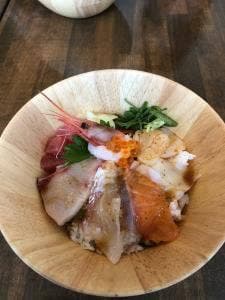 海鮮丼とアレ どらねこ